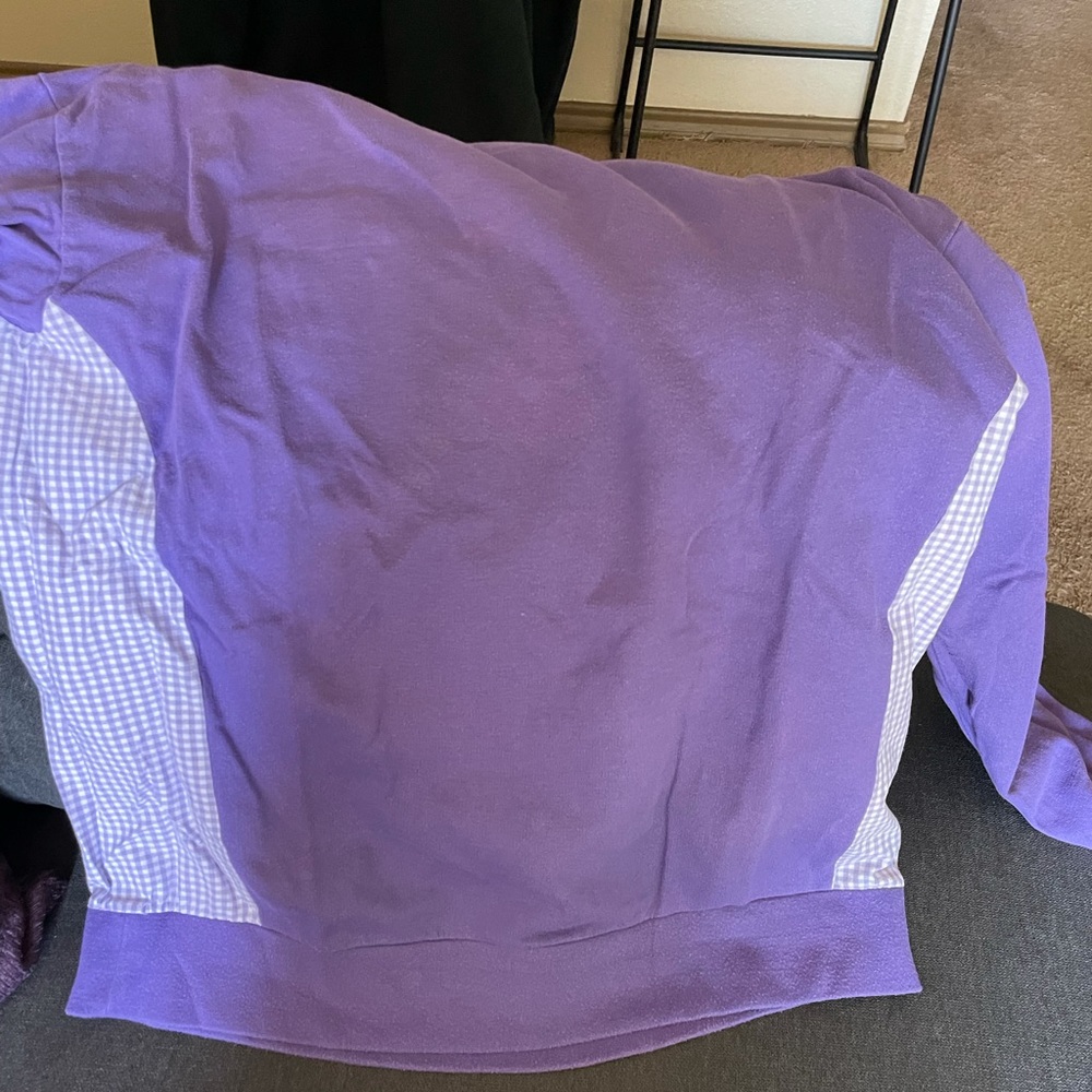 Lauren James lavender sweatshirt, only worn a couple of times!  Pretty & soft!